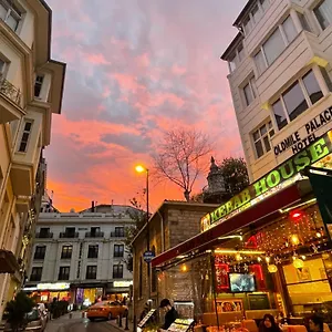 Old Mile *** Istanboel